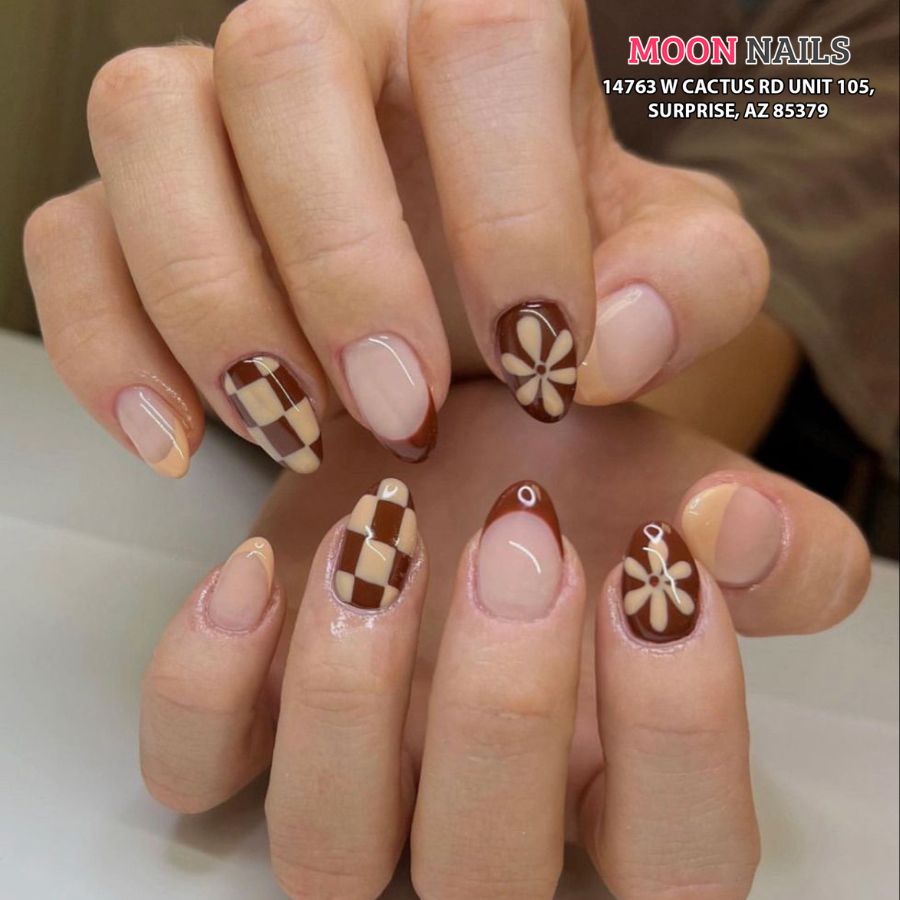 Nail design by Moon Nails